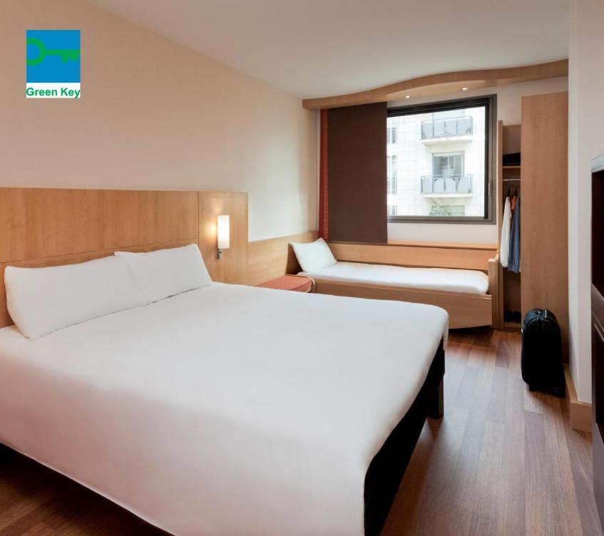 Ibis Lleida Hotel Exterior photo